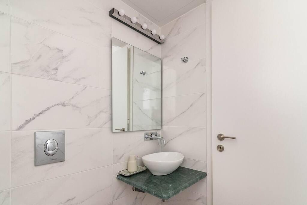 Stylish And Central Apt Near Acropolis - Avdi Square Афіни Екстер'єр фото
